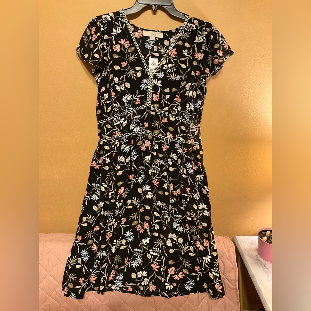 LOFT Black Floral Flutter V-Neck NEW Dress 6